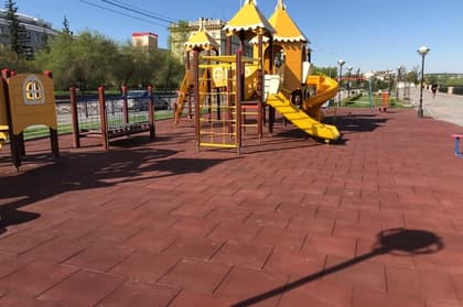 Покрытие для детских площадок из резиновой плитки